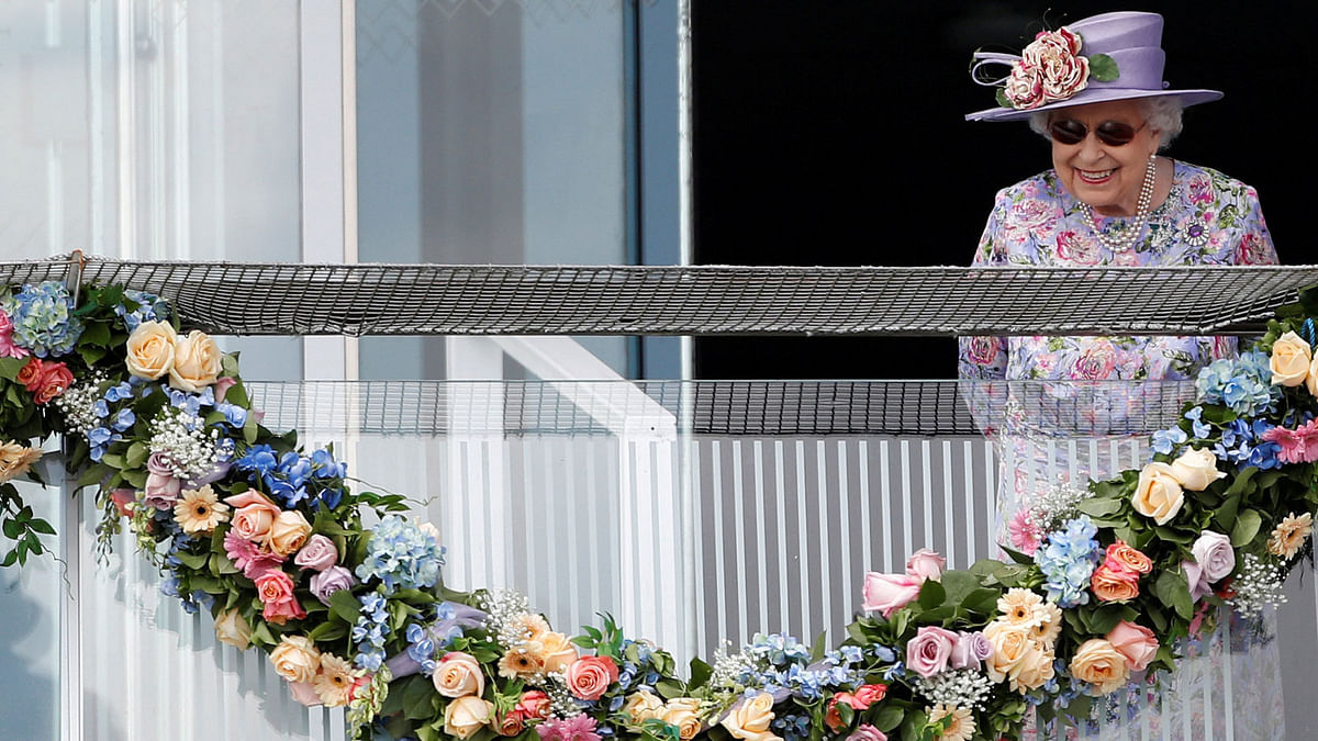 Britain`s Queen Elizabeth looks on during Derby Festival at Epsom Downs Racecourse, Epsom, Britain on 2 June. Photo: Reuters