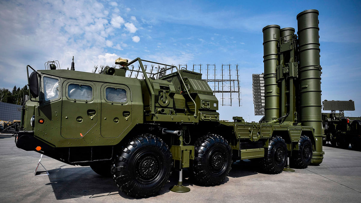In this file photo taken on August 22, 2017 Russian S-400 anti-aircraft missile launching system is displayed at the exposition field in Kubinka Patriot Park outside Moscow during the first day of the International Military-Technical Forum Army-2017. Photo: AFP