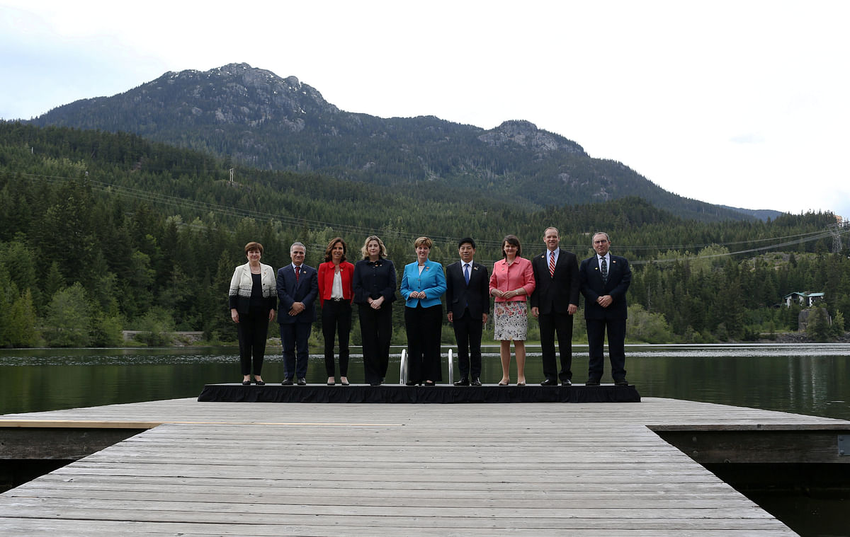 G7 delegates pose for a family photo at the G7 Finance Ministers summit in Whistler, British Columbia, Canada, 31 May 2018. Photo: Reuters