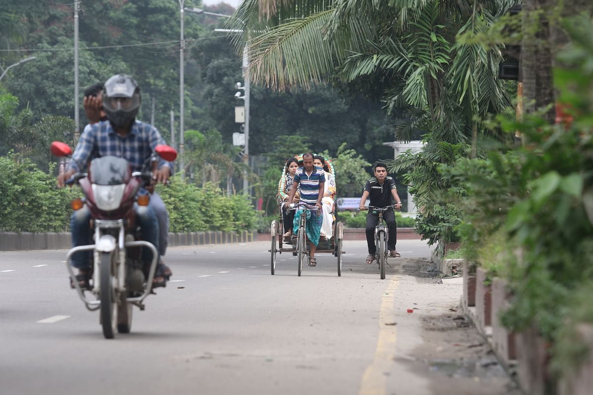 Streets of Dhaka look vacant as people have already started leaving the city ahead of Eid-ul-Fitr. Abdus Salam took this photo from Minto road on 13 June.