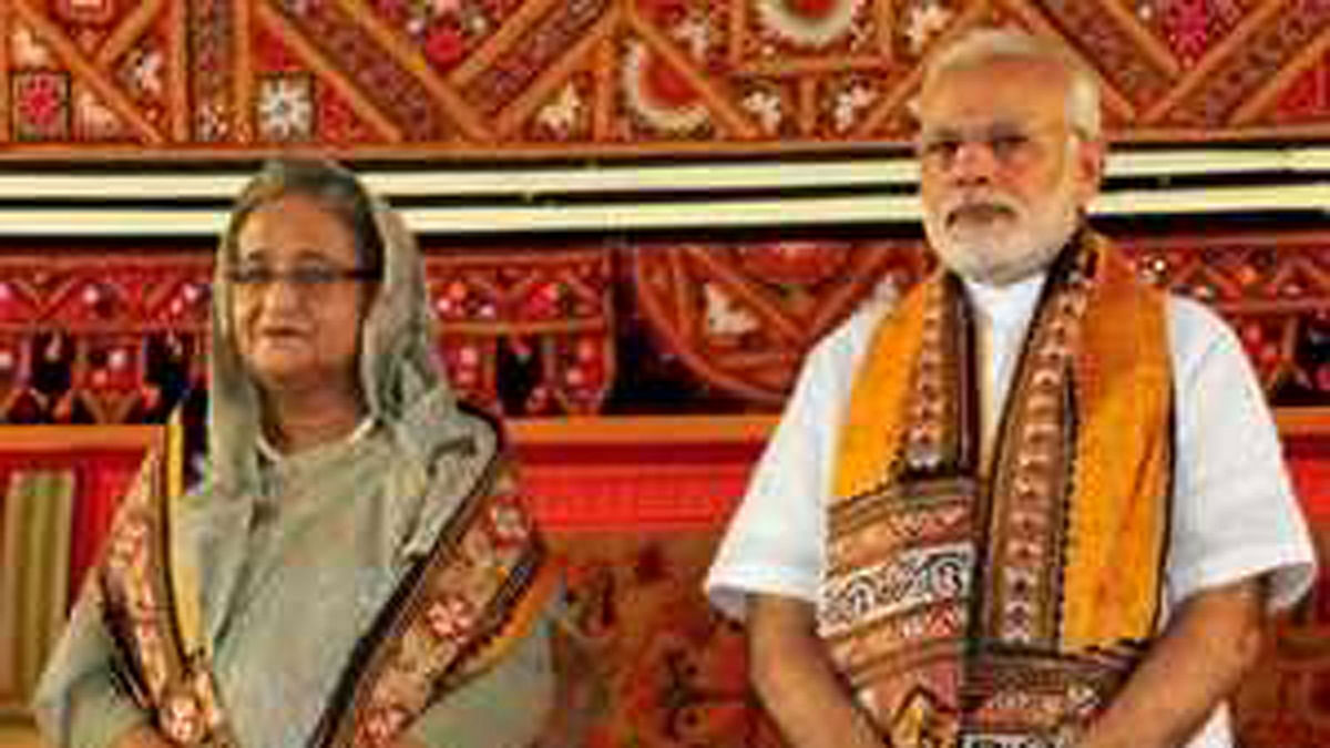In this file photo from May 2018, India’s prime minister Narendra Modi with his Bangladesh counterpart Sheikh Hasina at Visva-Bharati University`s convocation. Photo courtesy: ET