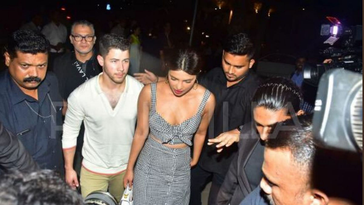 Nick Jonas and Priyanka Chopra spotted in Mumbai, India on 22 June. Photo: Collected from Twitter