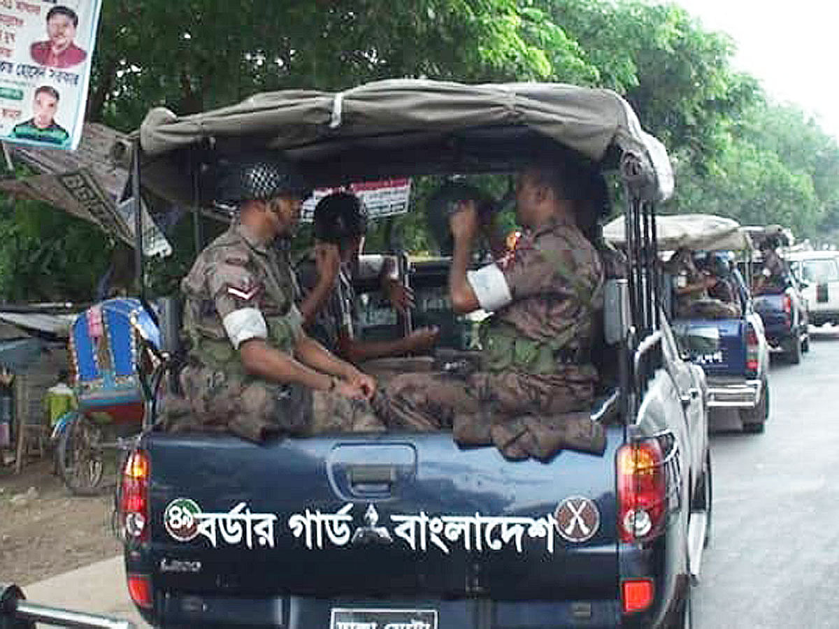 Vehicles carrying Border Guard Bangladesh members are seen patrolling in Gazipur city ahead of the city corporation elections. Photo: UNB
