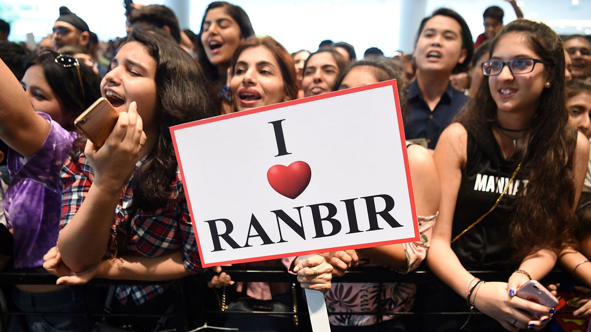 Fans Indian Bollywood actor Ranbir Kapoor cheer during a celebrity event at the sidelines of the 19th International Indian Film Academy (IIFA) festival in Bangkok on 24 June 2018. Photo: AFP