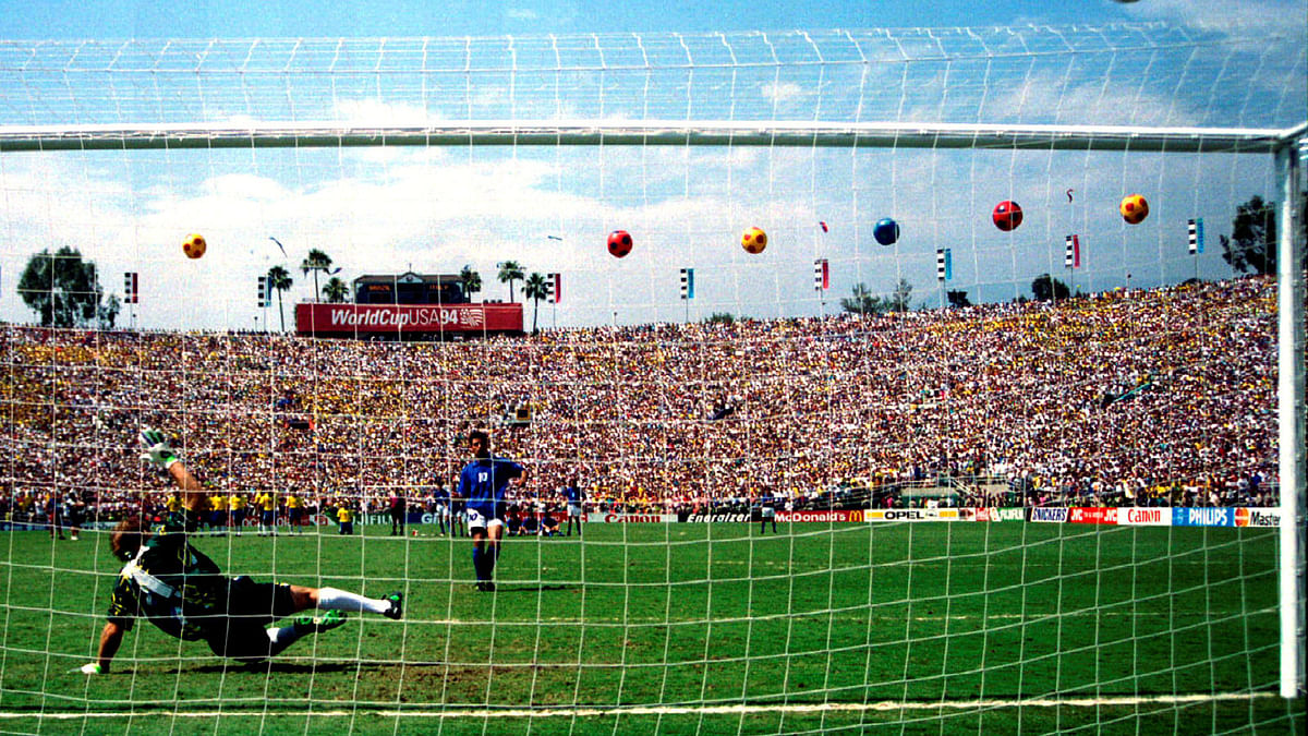 Italy`s Roberto Baggio puts his penalty over the bar in the World Cup final against Brazil at the Rose Bowl in Pasadena, California on 17 July, 1994. Photo: Reuters