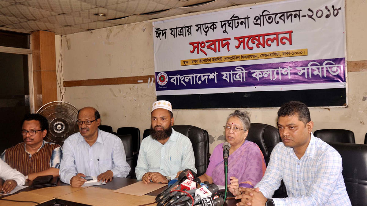 Bangladesh Jatri Kalyan Samity secretary general Mozammel Haque Chowdhury speaking at a press briefing at Dhaka Reporters’ Unity on Friday, 29  June 2018. Photo: UNB