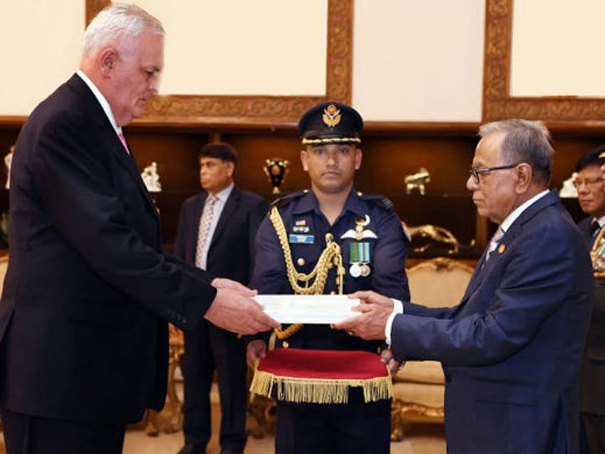 Six envoys present credentials to president. Photo : BSS