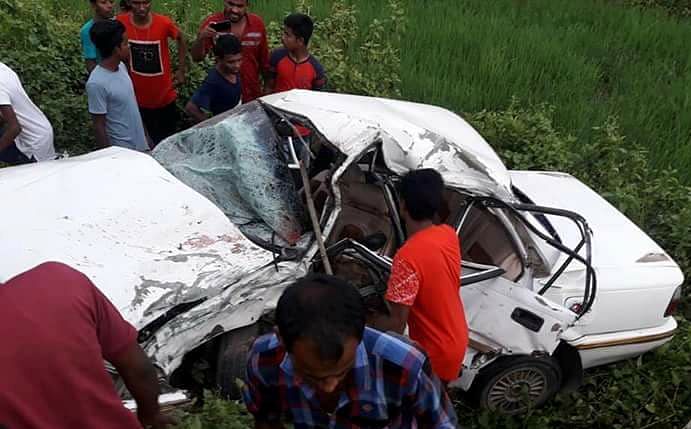 Six people killed and three others injured in a head-on collision between a car and an auto-rickshaw in Moulvibazar on Saturday. Photo: UNB