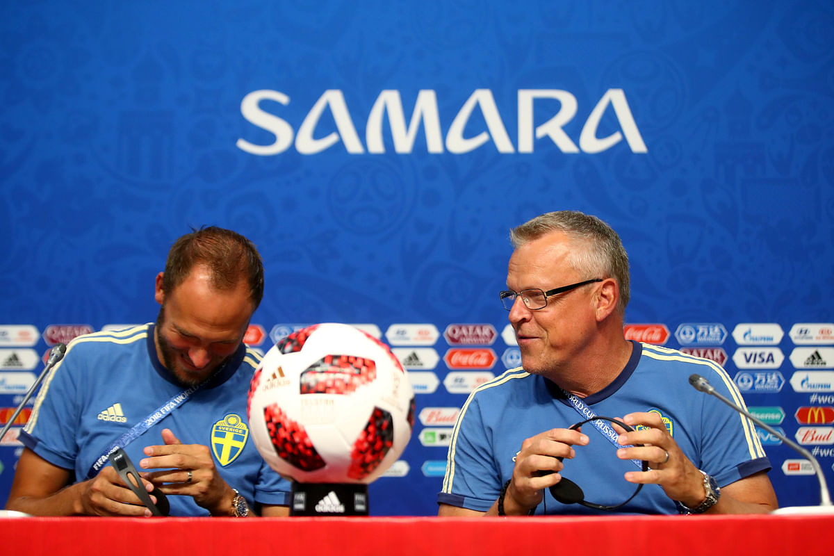 Sweden coach Janne Andersson and Andreas Granqvist during a press conference. Photo: Reuters