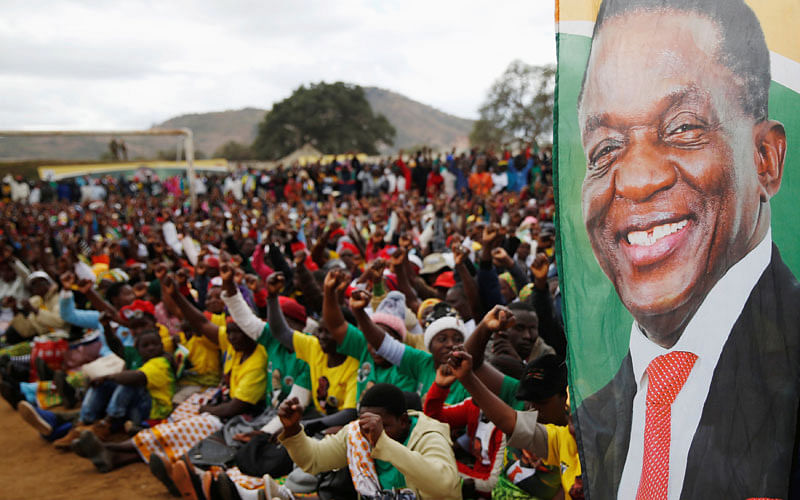 Crowds cheer as president Emmerson Mnangagwa addresses an election rally of his ruling ZANU (PF) party in Bindura, Zimbabwe on 7 July 2018. Photo: Reuters