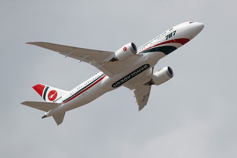 A Boeing 787 with logo of Biman Bangladesh Airlines puts on a display at the Farnborough Airshow, in Farnborough. Photo: Reuters