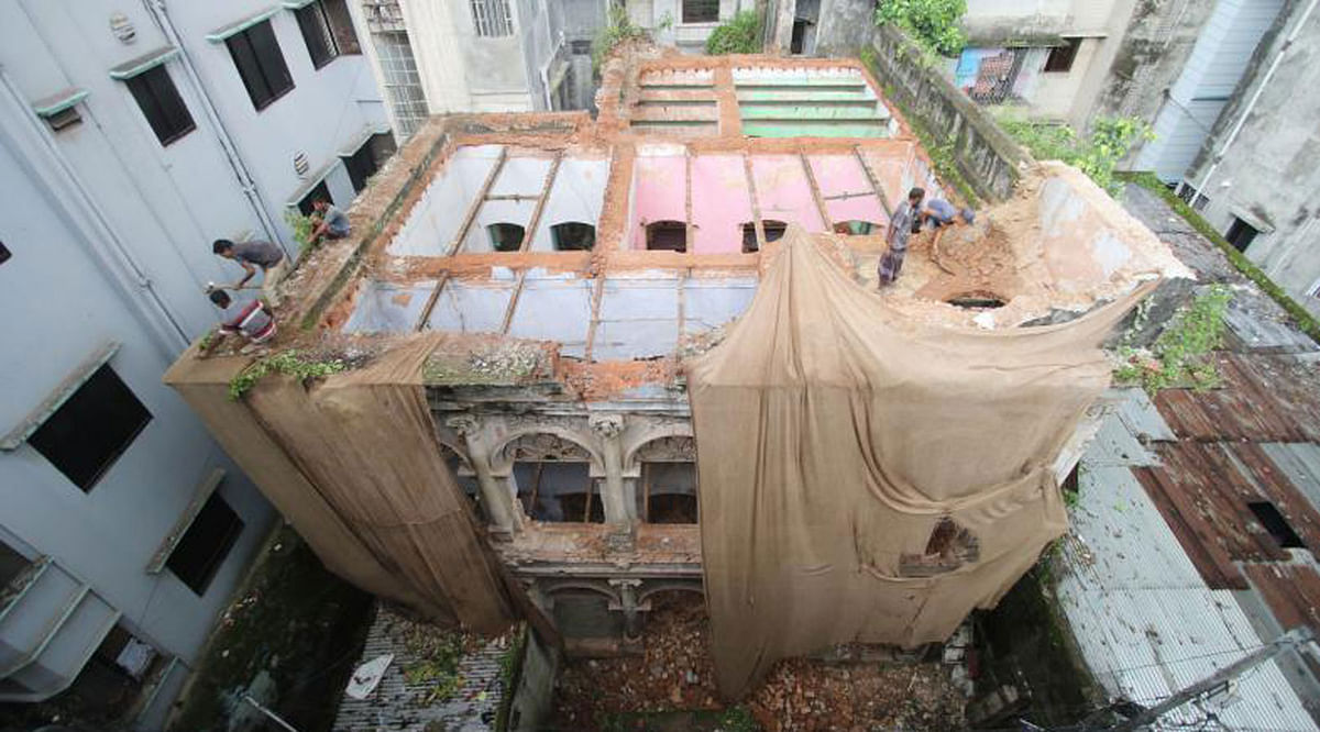 Workers demolishing a historic structure at Nabadwip Basak Lane in Lakhsmipur, Dhaka on 22 July. Taimur Islam, the chief architect at Urban Study Group said the structure was erected around the end of 18th century. Photo: Abdus Salam