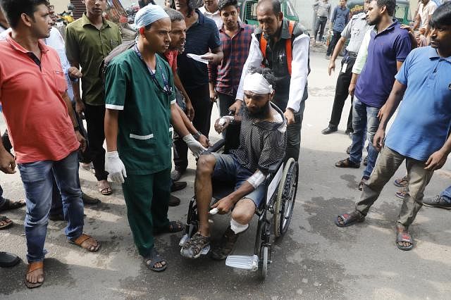 M Ahad of international news agency AP received treatment in Dhanmondi’s Labaid Hospital on 5 August. Photo: Prothom Alo