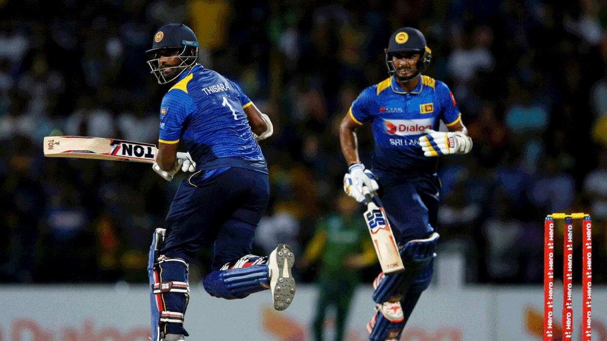 Sri Lanka`s Dasun Shanaka and Thisara Perera run between wickets. Photo: Reuters