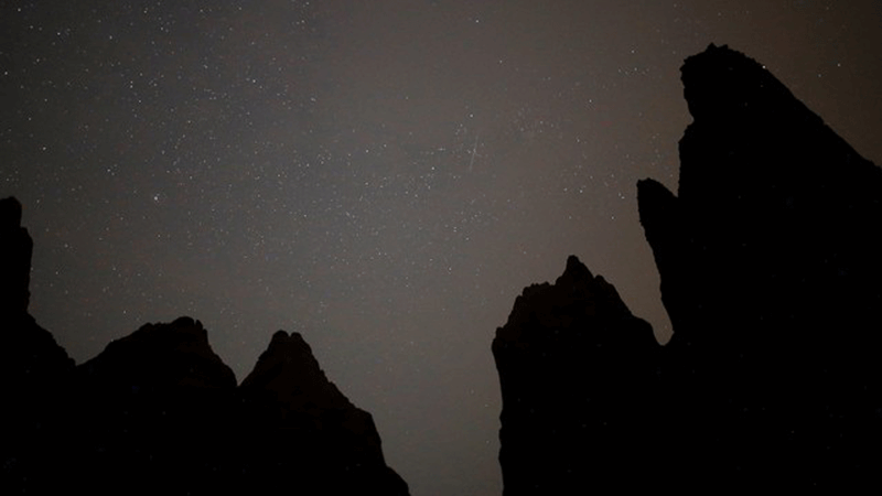 A meteor streaks across the skies over the Sand Pyramids during the peak of the Perseid meteor shower in the village of Miljevina near Foca, 12 August 2018. Photo: Reuters
