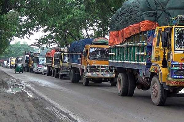 Tailback on Dhaka-Chattogram highway on Thursday. Photo: UNB