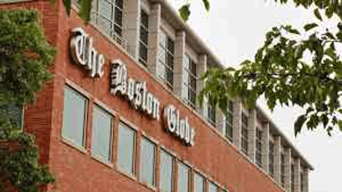 The Boston Globe`s logo is seen on the newspaper`s building in Boston, Massachusetts on 15 June 2009. -- Reuters