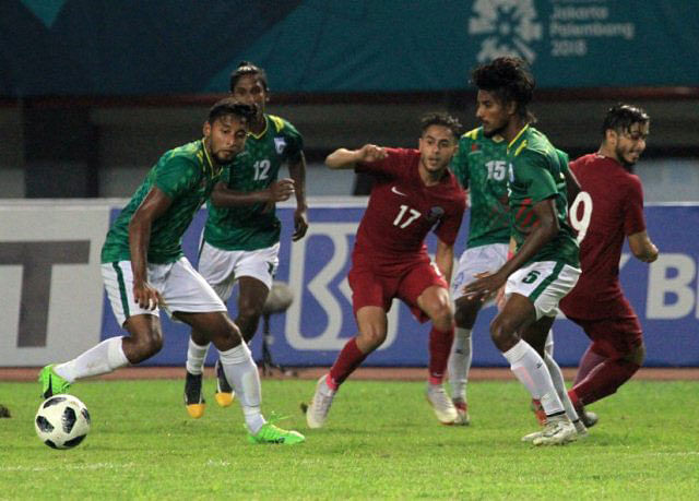 Bangladesh U-23 team reached the 2nd round of the Asian Games Men’s Football for the first time adding a glorious chapter to the country’s football arena eliminating Qatar, the hosts of the FIFA World Cup 2022, by 1-0 goal in the last B Group match at Patriot Chandrabhaga Stadium in Bekasi, Jakarta, on  Sunday. Photo: UNB