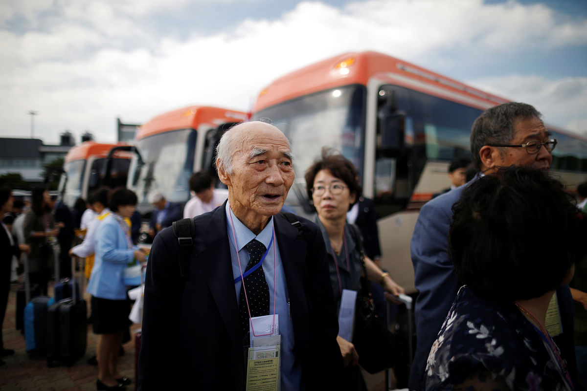 South Korean participants for a reunion arrive at the South’s CIQ (Customs, Immigration and Quarantine), just south of the DMZ in Goseong, South Korea on 20 August. Photo: Reuters