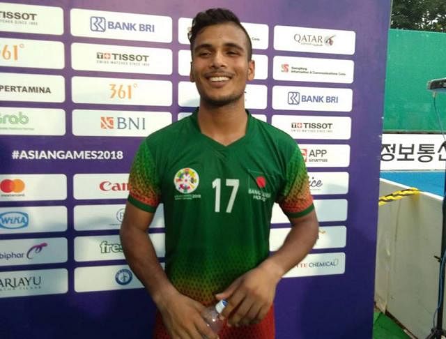After a barren result in first two quarters of the day`s match, Mohammad Ashraful Islam, who missed the last game against Malaysia due to injury, struck twice for Bangladesh in the 35th and 41st minutes of the third quarter, both from penalty corners.