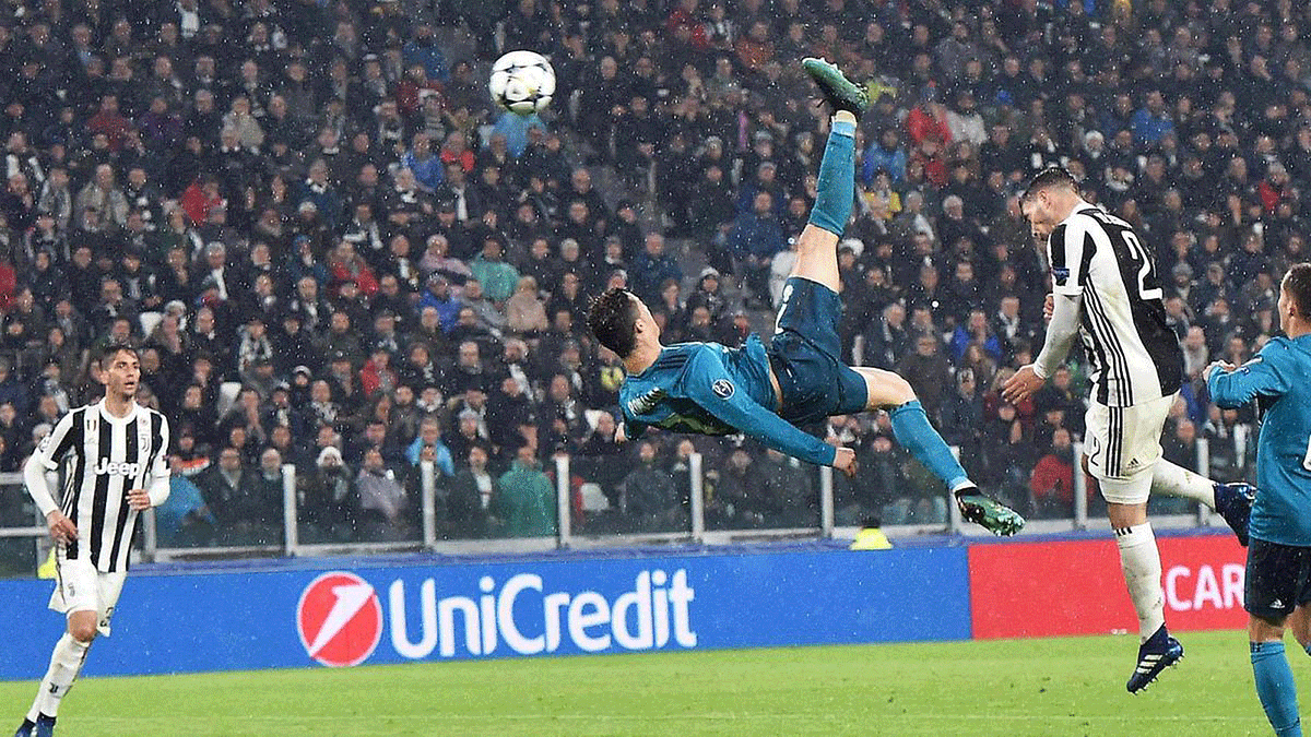 Cristiano Ronaldo's best goal UEFA Champions League 2017–18 Bicycle kick gif