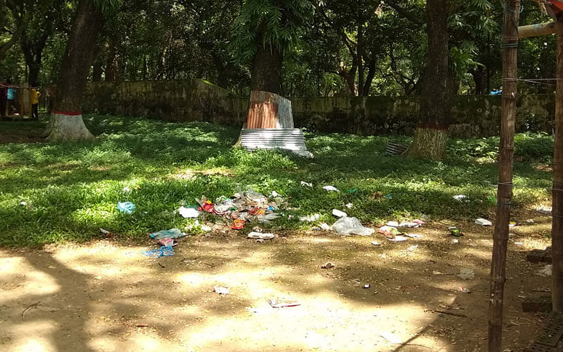 Banana peels and other litter is scattered all over the National Zoo in Mirpur, Dhaka. Shameem Reza took this photo on 29 June.