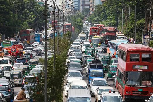 Traffic congestion at Banglamotor-Karwan Bazar intersection of Dhaka on 10 September. Photo: Dipu Malakar