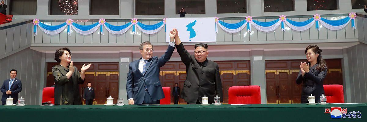 South Korean president Moon Jae-in and North Korean leader Kim Jong Un after watching an art performance in Pyongyang in this photo released by North Korea`s Korean Central News Agency (KCNA) on 20 September 2018. Photo: Reuters