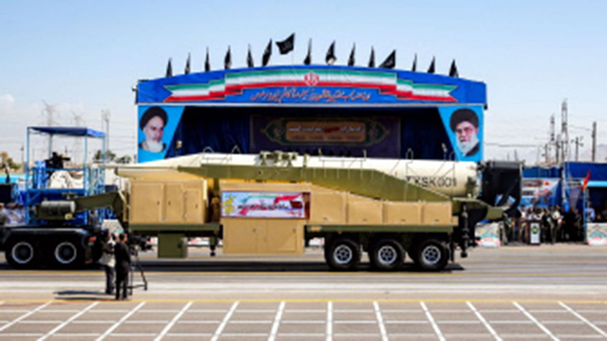 This picture taken on 22 September 2018 shows the long-range Iranian missile `Khoramshahr` being shown during the annual military parade marking the anniversary of the outbreak of the devastating 1980-1988 war with Saddam Hussein`s Iraq, in the capital Tehran. In Iran`s southwestern city of Ahvaz during commemoration of the same event, dozens of people were killed with dozens others wounded in an attack targeting another army parade, state media reported on 22 September. Photo: AFP