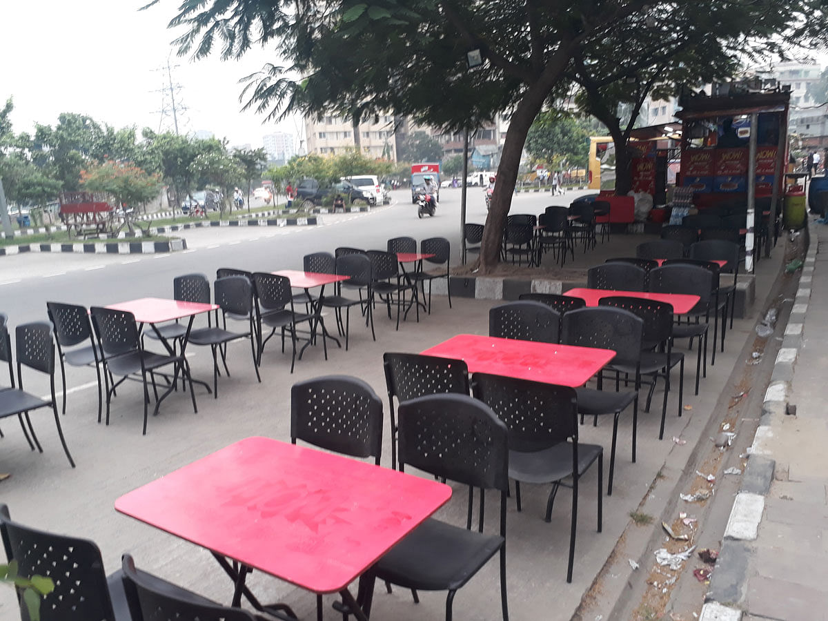 Illegal structures including restaurants are not removed from Hatirjheel area despite the High Court ordered the removal within 17 September. Photo: Galib Ashraf