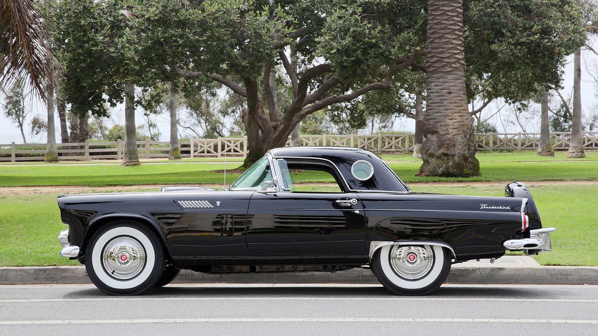 Marilyn Monroe`s 1956 Ford Thunderbird convertible is seen in this Julien`s Auctions image released from Los Angeles, California, US on 25 September. Photo: Reuters
