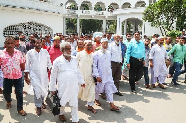 A number of people come to High Court in Dhaka from Jashore to get anticipatory bail in fictitious cases. Photo: Sajid Hossain