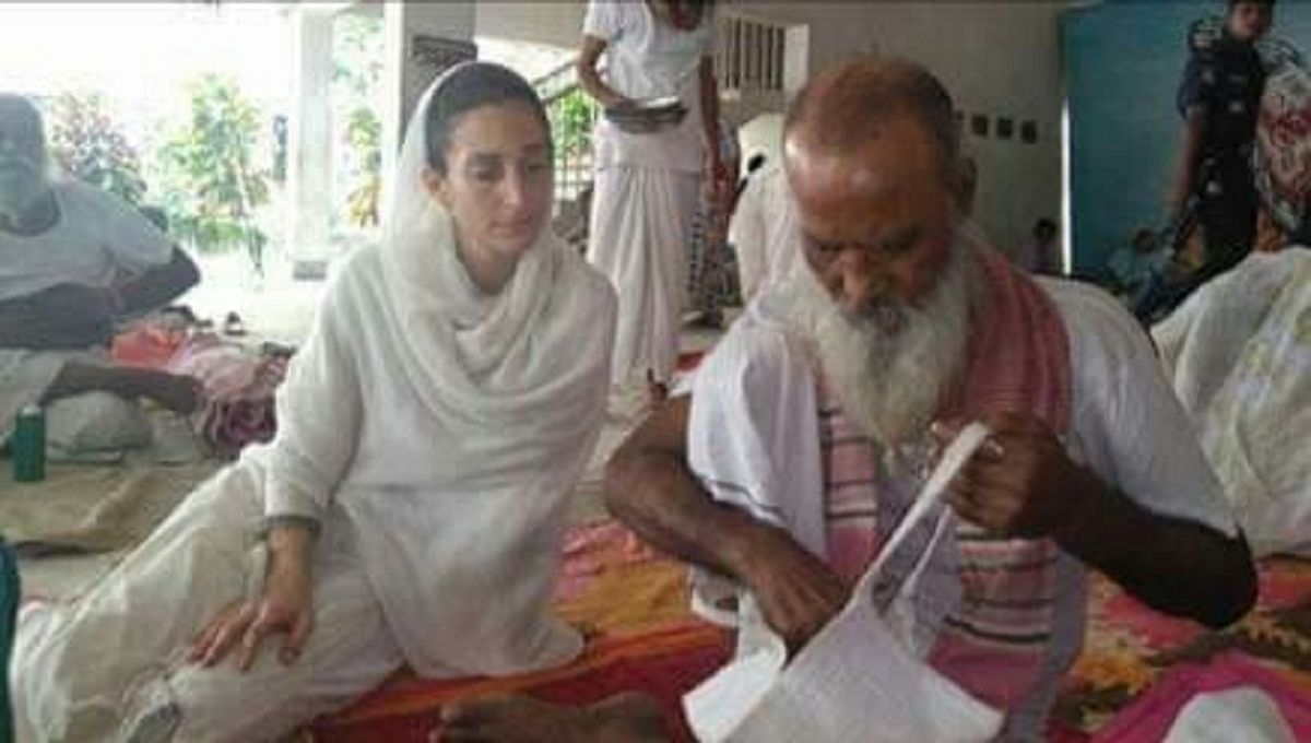 A Frenchwoman named Deborah Cukirman has transformed herself into a devotee of mystic legend Lalon Fakir and started living in Doulatpur, Kushtia Cap: Frenchwoman Deborah, a devotee of mystic legend Lalon Fakir and started living in Daulatpur, Kushtia. Photo: UNB
