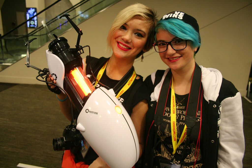 Girls who play video games more likely to study science. Photo: Collected