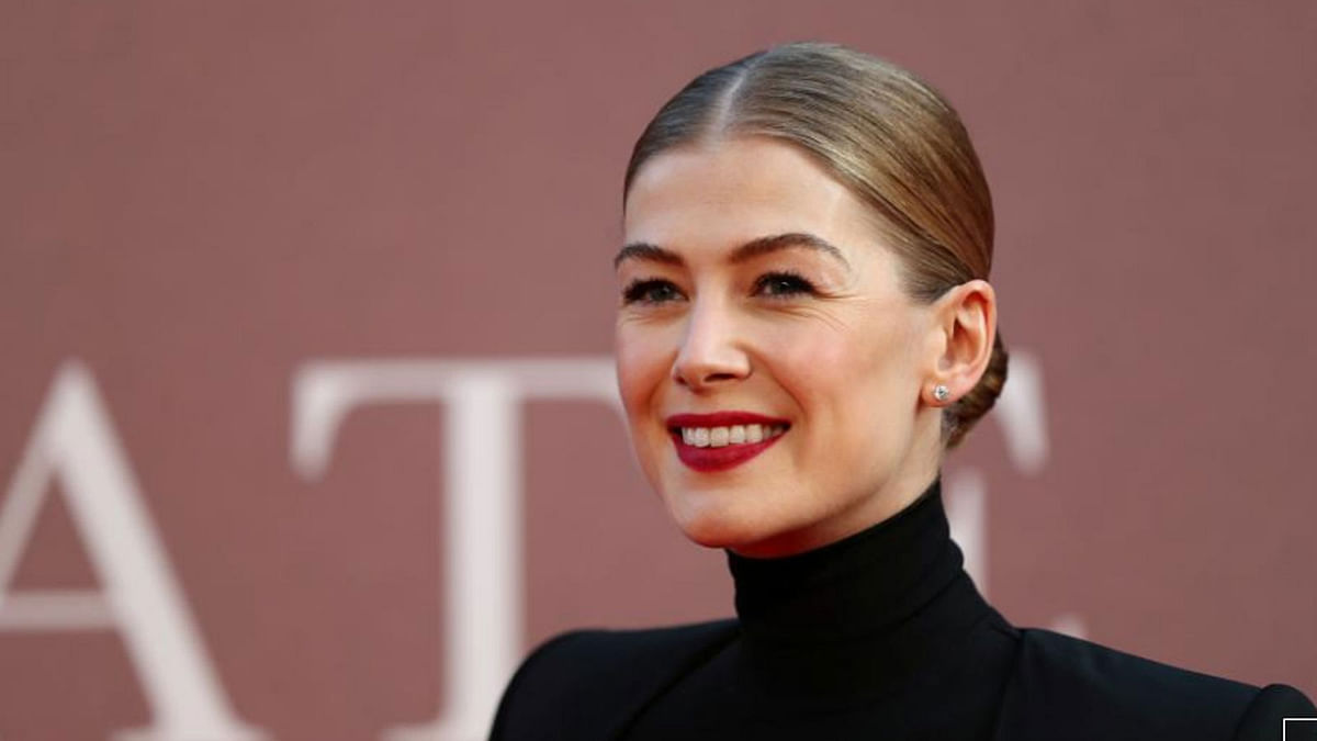 Actor Rosamund Pike arrives at the European premiere of “A Private War“ during the London Film Festival, in London, Britain on 20 October 2018. -- Reuters