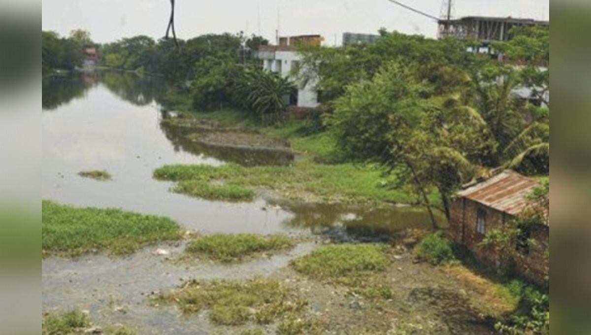 Pollution and encroachment are killing Mayur, Bhairab, Rupsa rivers in Khulna district. Photo: UNB