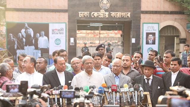 BNP secretary general Mirza Fakhrul Islam Alamgir briefs newsmen after meeting BNP chairperson Khaleda Zia at jail on Monday afternoon. Photo: Dipu Malakar
