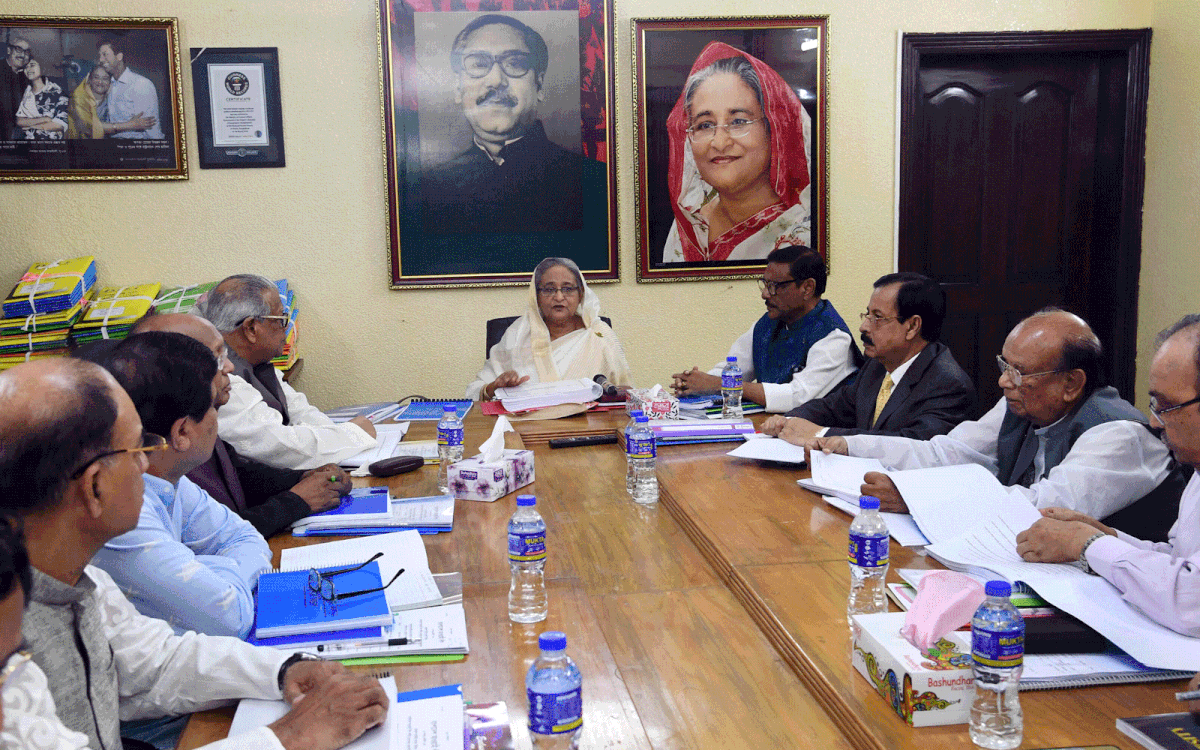 Prime minister Sheikh Hasina, also the Awami League president, addresses a meeting of the party’s Parliamentary Board (ALPB) at her Dhanmondi office on Thursday afternoon. Photo: PID