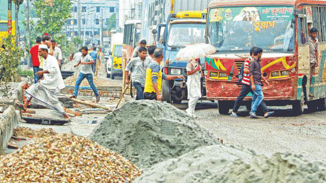 Construction work underway in Dhaka. Prothom Alo File Photo