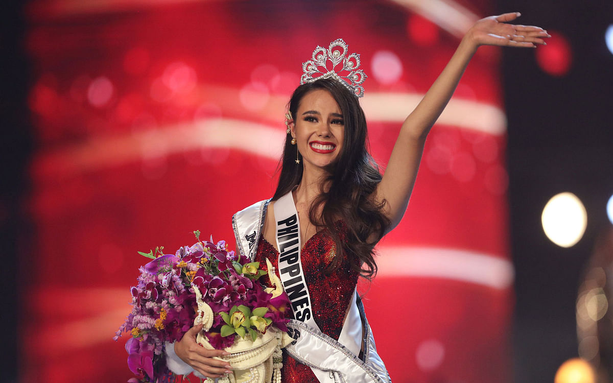 Miss Philippines Catriona Gray waves after being crowned Miss Universe during the final round of the Miss Universe pageant in Bangkok, Thailand, 17 December, 2018. Photo: Reuters