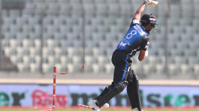 Rangpur Riders score only 98 runs in the first match against Chittagong Vikings on Saturday. Photo: Prothom Alo