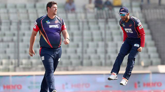 Robbie Frylinck provide a dream start for Vikings in the opening match of BPL on Saturday. Photo: Shamsul Haque