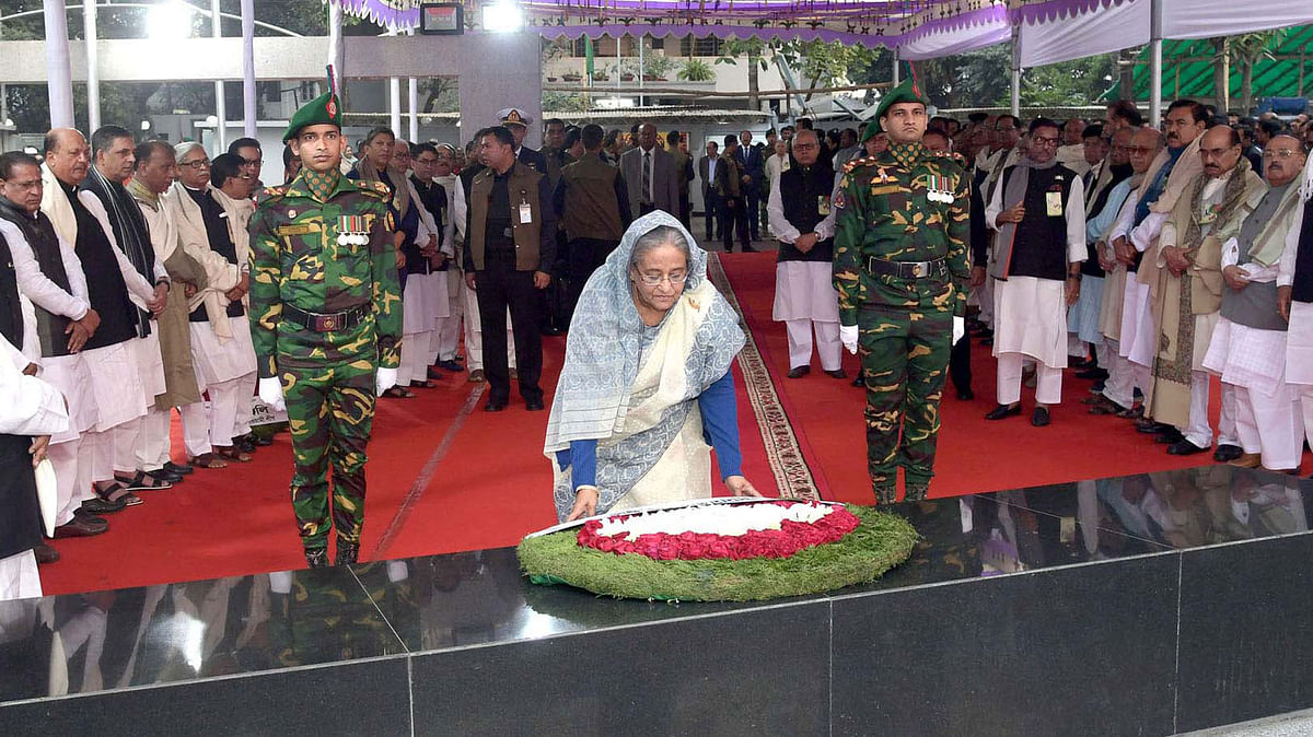 Prime minister Sheikh Hasina pays homage to Bangabandhu Sheikh Mujibur Rahman marking his Homecoming Day on 10 January. Photo: PID