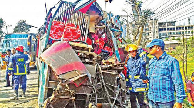 A bus totally destroyed in a crash on Dhaka-Chittagong highway in Narayanganj’s Sonargaon area. Prothom Alo File Photo