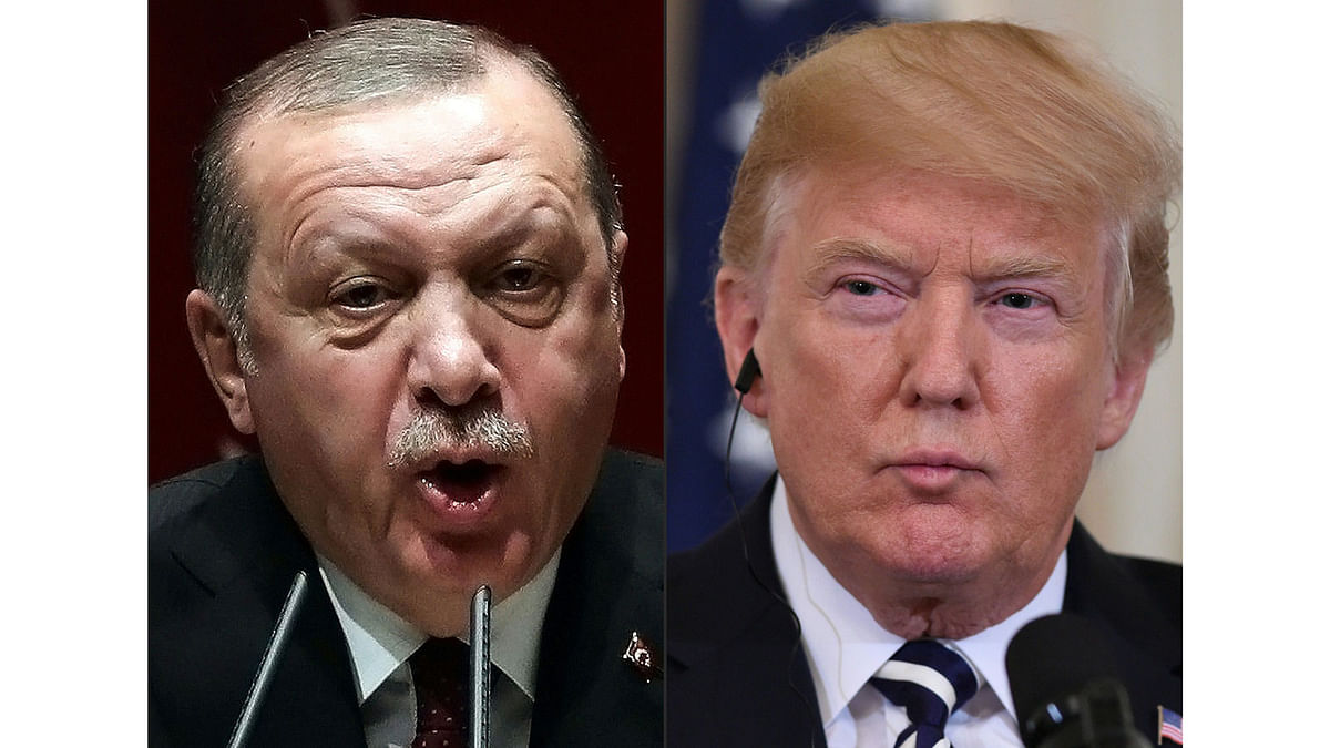 Turkish president Recep Tayyip Erdogan (L) and US president Donald Trum (R)