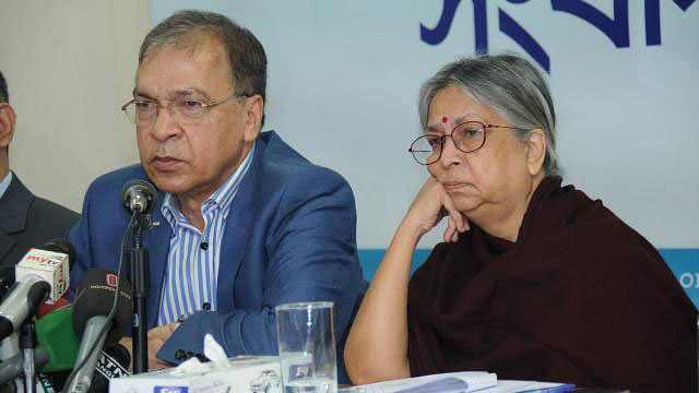 TIB executive director Iftekharuzzaman addresses a media conference at the TIB office in Dhanmondi, Dhaka on 15 January. Photo: Collected