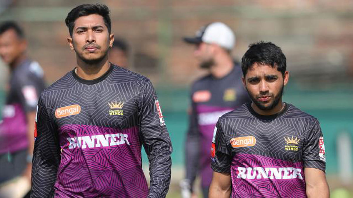 Rajshahi Kings drop Soumya Sarkar (L) and Mominul Haque from the playing Xi in the match against Dhaka Dynamites on Wednesday. Photo: Prothom Alo