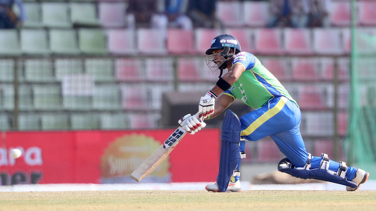 Sylhet Sixers’ batsman Sabbir Rahman plays a shot in the match against Rangpur Riders at Sylhet International Stadium on 19 January. Photo: Prothom Alo