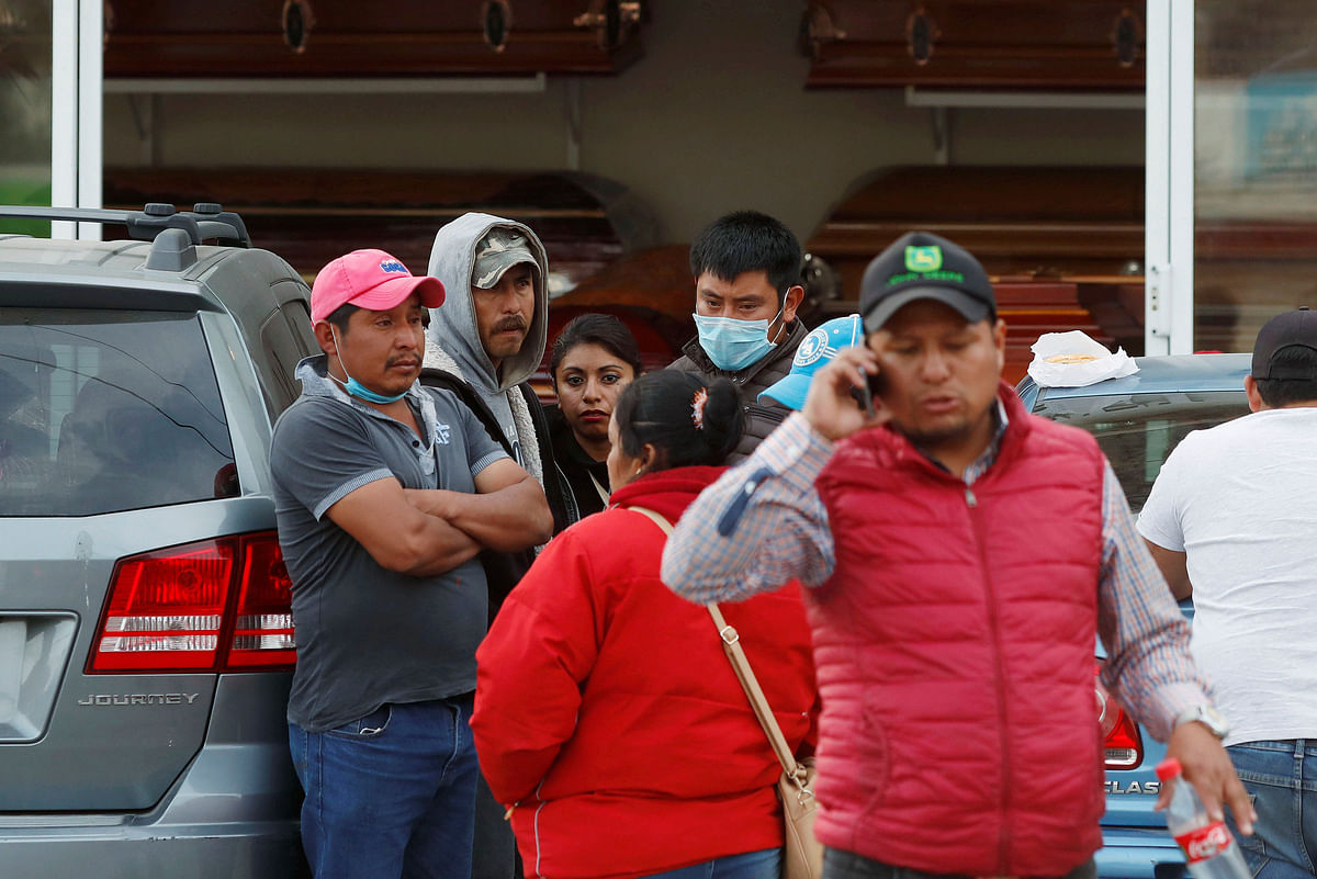 Residents outside a funeral parlour wait for news of their relatives missing during the explosion of a fuel pipeline ruptured by suspected oil thieves, in Tula, Mexico on 19 January 2019. Photo: Reuters