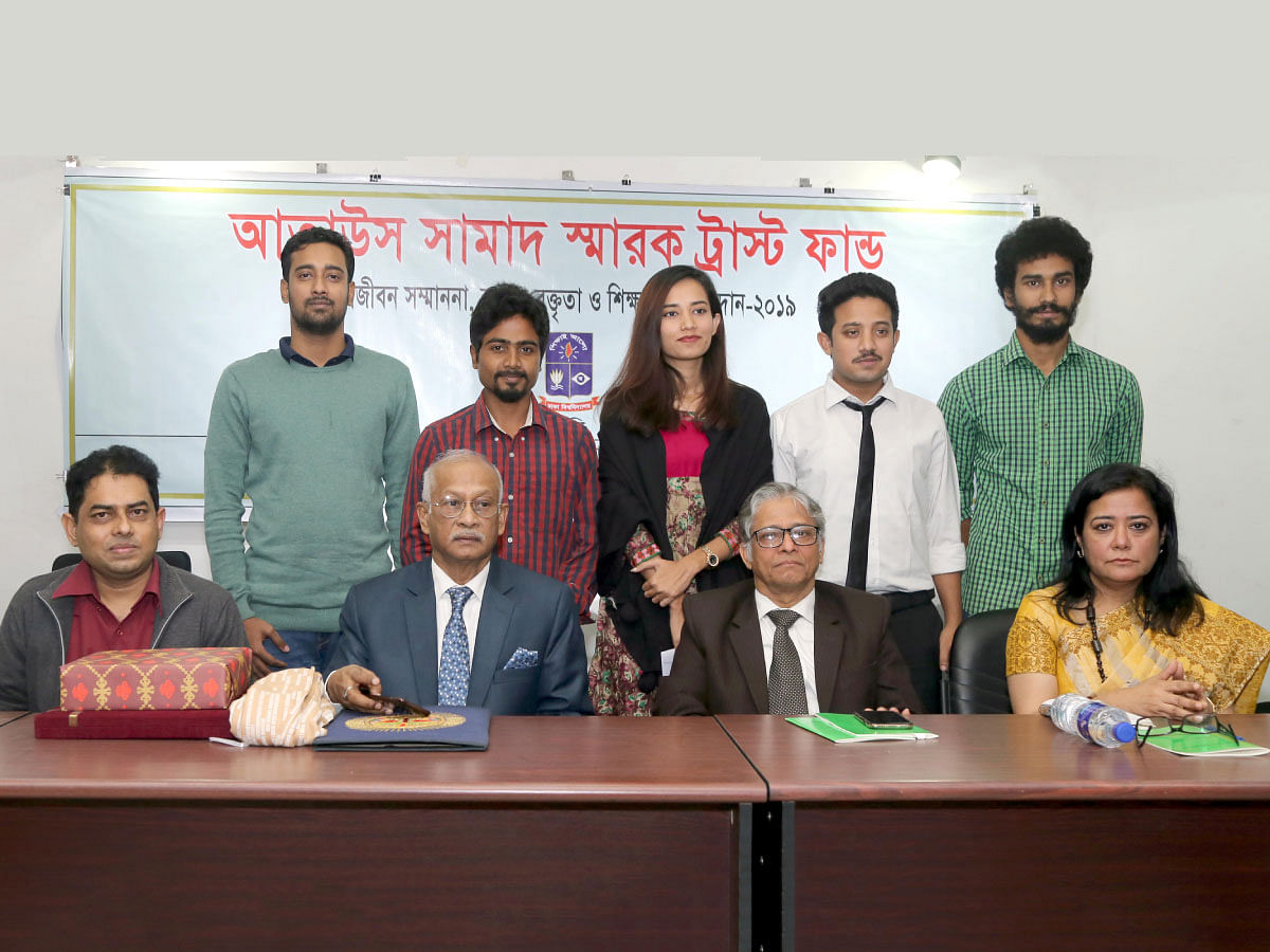 Five students of Mass Communication and Journalism department of Dhaka University receive Ataus Samad Trust scholarships on Sunday. Photo: UNB
